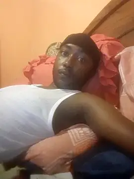 Snapshot of RearApiary chatting on 12-16-25, 02:49 RearApiary online show from 12-16-25, 02:49