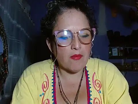 Snapshot of Malefi_milf chatting on 10-16-25, 11:35 Malefi milf online show from 10-16-25, 11:35