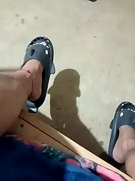 Snapshot of luuiss12 chatting on 10-25-25, 05:17 luuiss12 online show from 10-25-25, 05:17