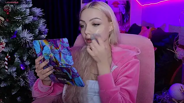 LinaLirian online show from 01-14-26, 01:37