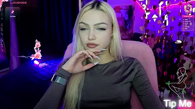 LinaLirian online show from 02-17-26, 02:14