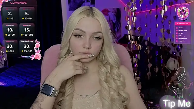 LinaLirian online show from 04-08-26, 10:06