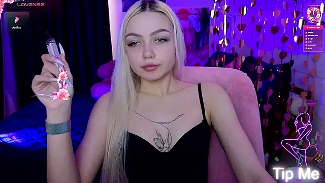 LinaLirian online show from 02-25-26, 10:04