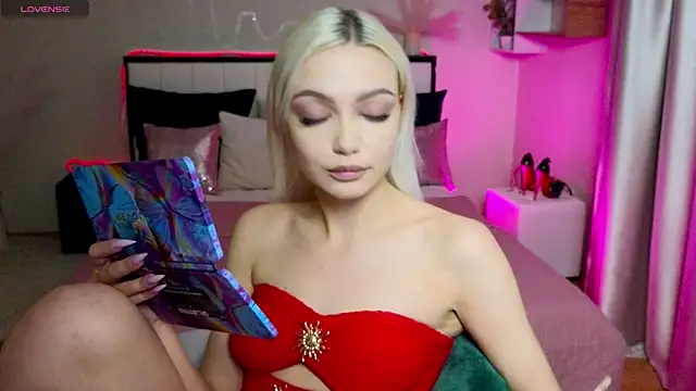 LinaLirian online show from 10-24-25, 02:16