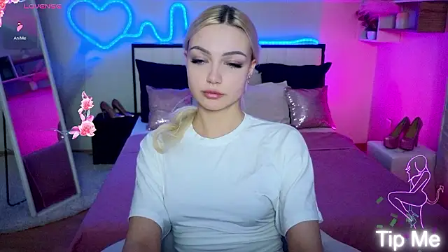 LinaLirian online show from 02-10-26, 02:38