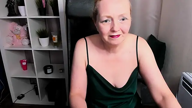 Karen Villis online show from 12-20-25, 11:46