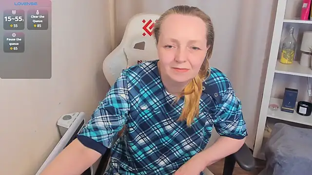 Snapshot of Karen_Villis chatting on 05-10-26, 10:08 Karen Villis online show from 05-10-26, 10:08