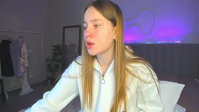 Snapshot of Candy_Cansew chatting on 09-10-25, 01:37 Candy Cansew online show from 09-10-25, 01:37