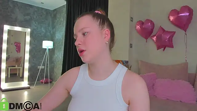 Snapshot of Candy_Cansew chatting on 05-27-26, 01:04 Candy Cansew online show from 05-27-26, 01:04