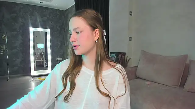 Candy Cansew online show from 02-10-26, 09:41