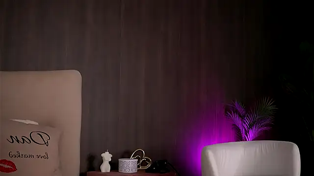 ChloeDevine online show from 09-24-25, 04:30