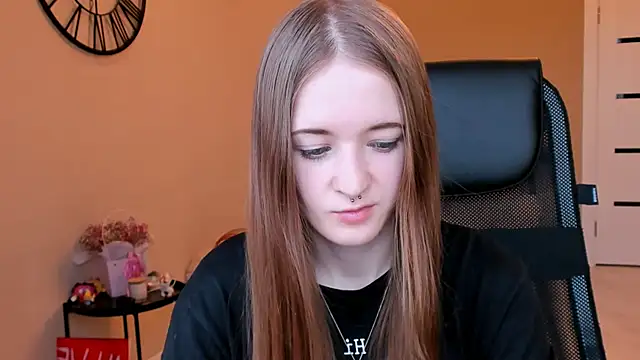 KateKayer online show from 10-22-25, 09:31