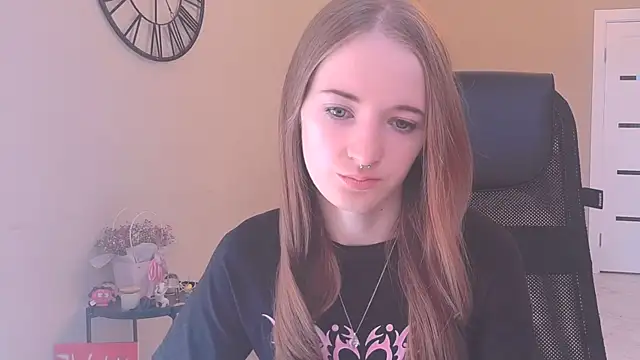 KateKayer online show from 09-18-25, 08:39