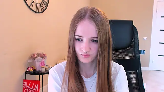KateKayer online show from 10-19-25, 09:12