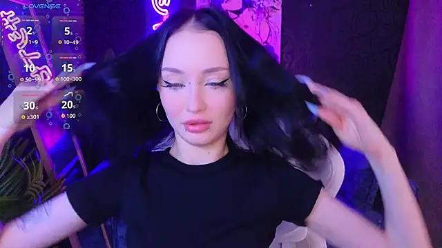  holly berry  online show from 10-21-25, 01:49