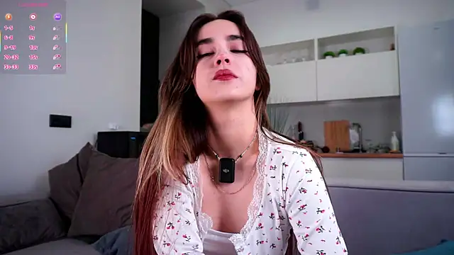 Snapshot of CupSizeGirl chatting on 12-05-25, 01:10 CupSizeGirl online show from 12-05-25, 01:10