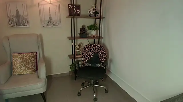  Victoria Collins online show from 06-17-26, 11:09