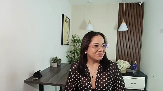  Victoria Collins online show from 04-27-26, 12:03