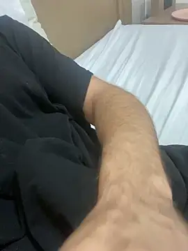 yourinternetboyfriend online show from 01-16-26, 03:43