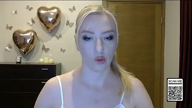Snapshot of Wild_Silk_Desire chatting on 05-31-26, 02:45 Wild Silk Desire online show from 05-31-26, 02:45