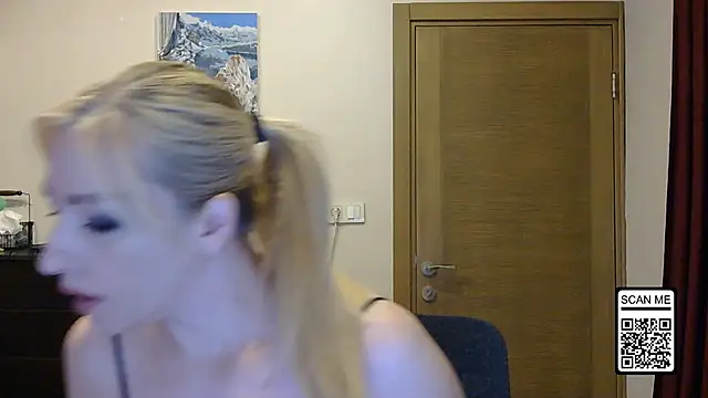 Snapshot of Wild_Silk_Desire chatting on 09-30-25, 01:28 Wild Silk Desire online show from 09-30-25, 01:28