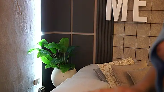 Susan wall online show from 10-18-25, 12:51