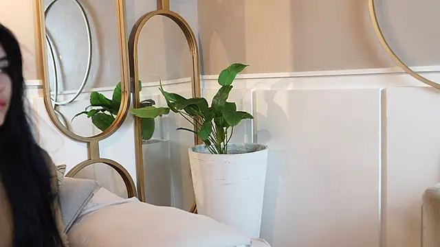 Susan wall online show from 09-19-25, 01:15