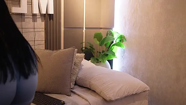 Susan wall online show from 04-15-26, 01:59