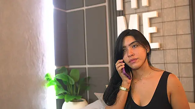 Susan wall online show from 09-13-25, 01:22