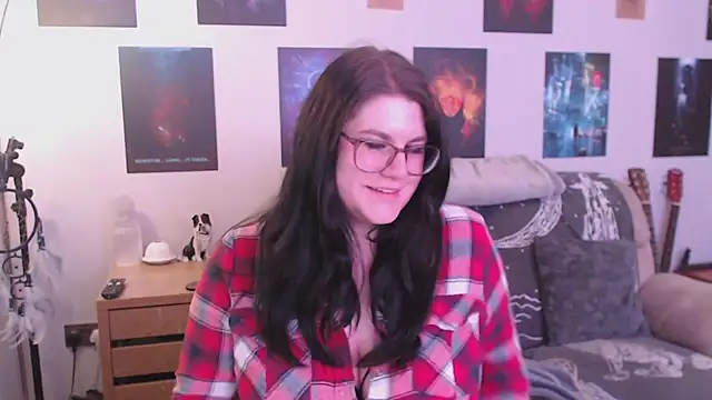 GothSuccubusBabe online show from 12-17-25, 05:18