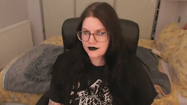GothSuccubusBabe online show from 04-11-26, 07:50