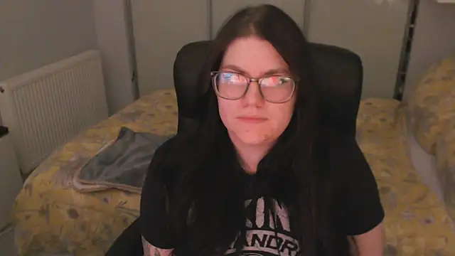 GothSuccubusBabe online show from 04-17-26, 10:56
