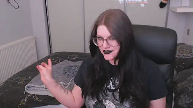 GothSuccubusBabe online show from 02-22-26, 04:19