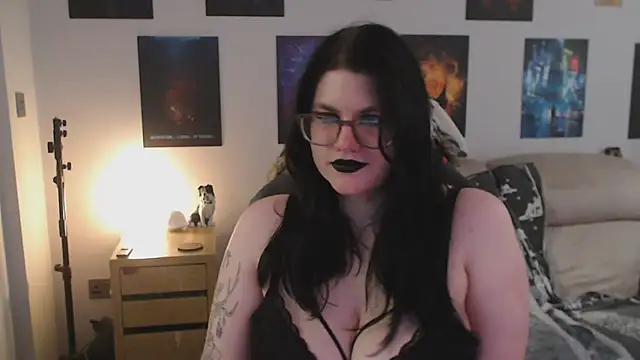 Snapshot of GothSuccubusBabe chatting on 10-15-25, 11:02 GothSuccubusBabe online show from 10-15-25, 11:02