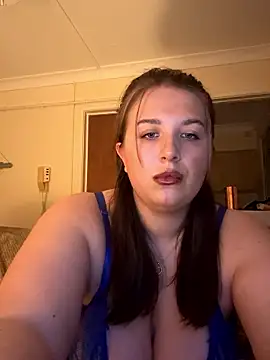 CutieCurvyGirlxo online show from 01-11-26, 09:44