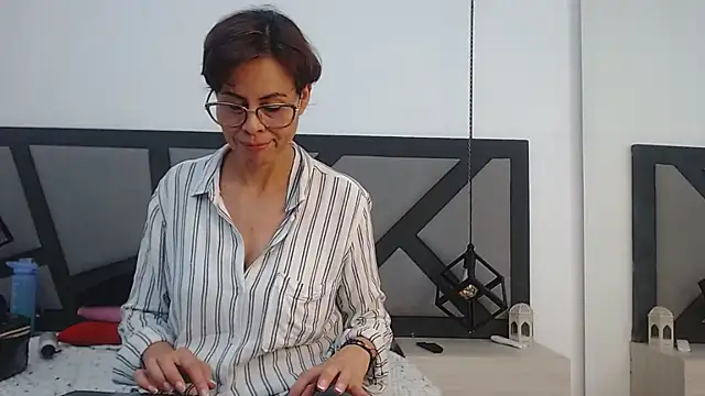 amanda ramirez online show from 07-27-26, 09:55