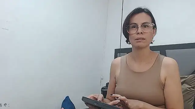 amanda ramirez online show from 04-07-26, 09:49