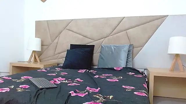 amanda ramirez online show from 10-18-25, 10:12