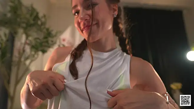 Myliss  online show from 10-12-25, 04:52