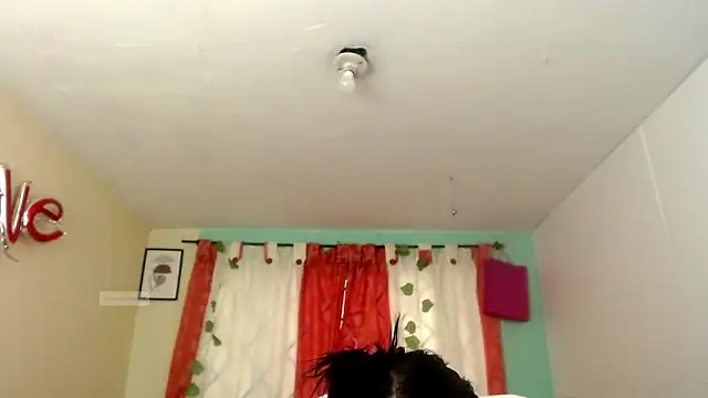 Snapshot of vale_miel chatting on 09-20-25, 03:17 vale miel online show from 09-20-25, 03:17