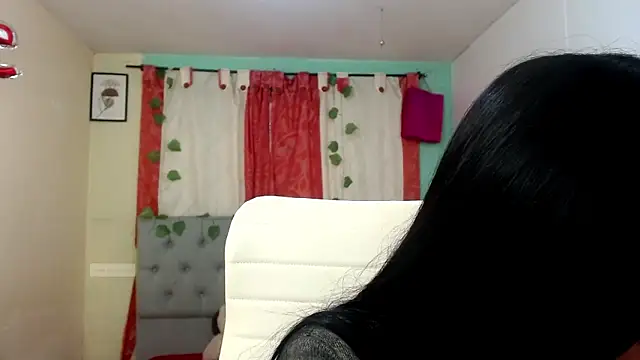 Snapshot of vale_miel chatting on 10-08-25, 08:09 vale miel online show from 10-08-25, 08:09