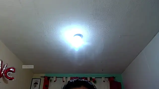 Snapshot of vale_miel chatting on 10-06-25, 06:19 vale miel online show from 10-06-25, 06:19