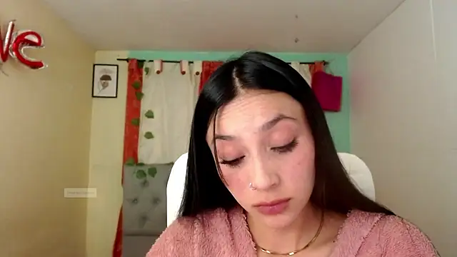 Snapshot of vale_miel chatting on 10-18-25, 09:28 vale miel online show from 10-18-25, 09:28