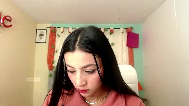 Snapshot of vale_miel chatting on 09-26-25, 06:04 vale miel online show from 09-26-25, 06:04