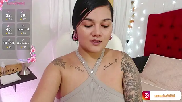 mia traveluxe online show from 09-18-25, 02:03