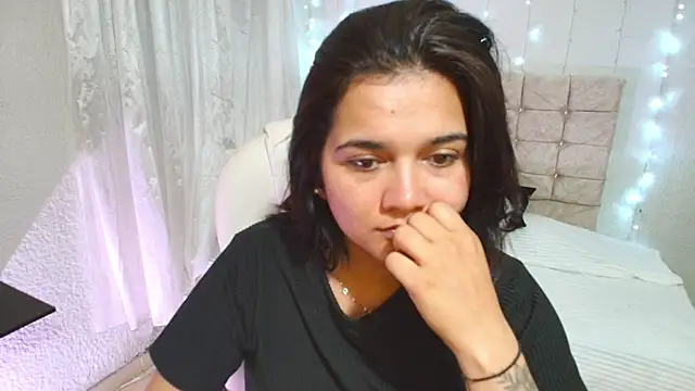 mia traveluxe online show from 09-26-25, 02:18