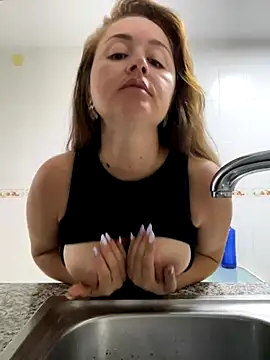 Snapshot of IvannaDivina chatting on 09-29-25, 04:56 IvannaDivina online show from 09-29-25, 04:56