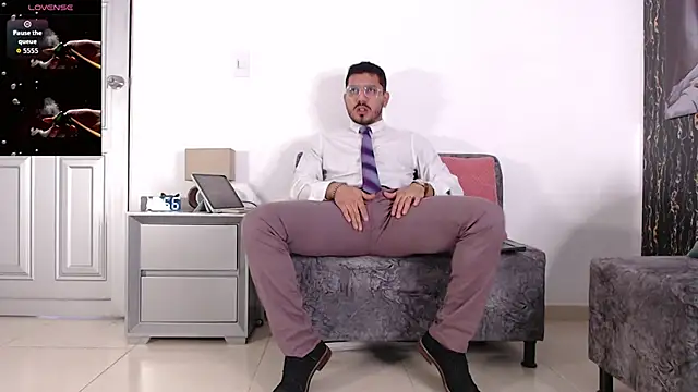 Snapshot of samuelcoopeer chatting on 12-17-25, 04:56 samuelcoopeer online show from 12-17-25, 04:56