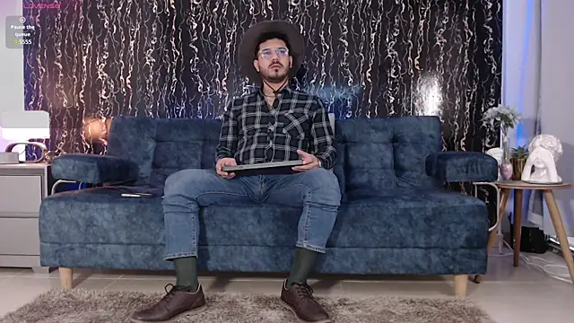 Snapshot of samuelcoopeer chatting on 10-28-25, 01:10 samuelcoopeer online show from 10-28-25, 01:10