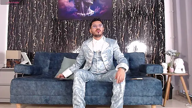 Snapshot of samuelcoopeer chatting on 11-13-25, 01:15 samuelcoopeer online show from 11-13-25, 01:15